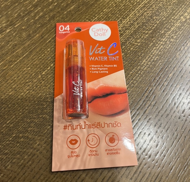 タイのコスメブランドCathy Doll(キャシードール) のVit C ウォーターティント