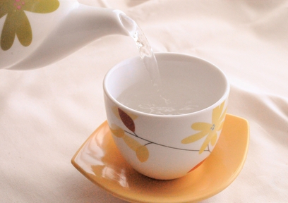 寝る前の白湯は健康に良いって本当？具体的な効果も解説