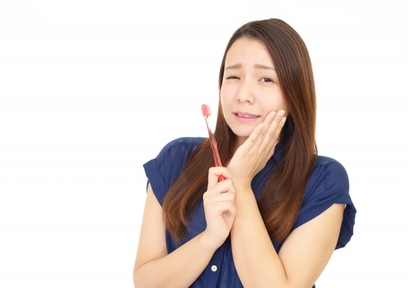 歯ブラシだけでは歯周病が悪化する可能性も！歯周病の組織再生療法「リグロス」とは？