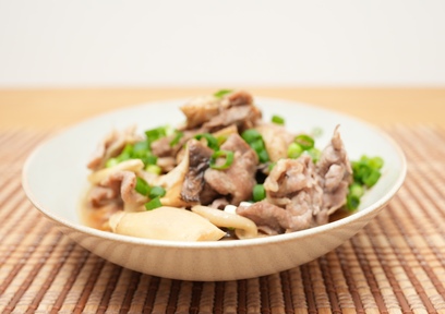 キノコと豚肉のヒハツ炒め