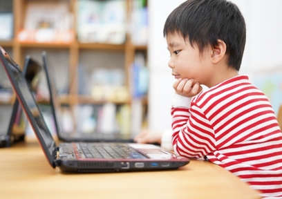 化粧品メーカーのランクアップが運営する「クレイバーキッズ」が子どもの生成AI活用と将来に関する調査を実施